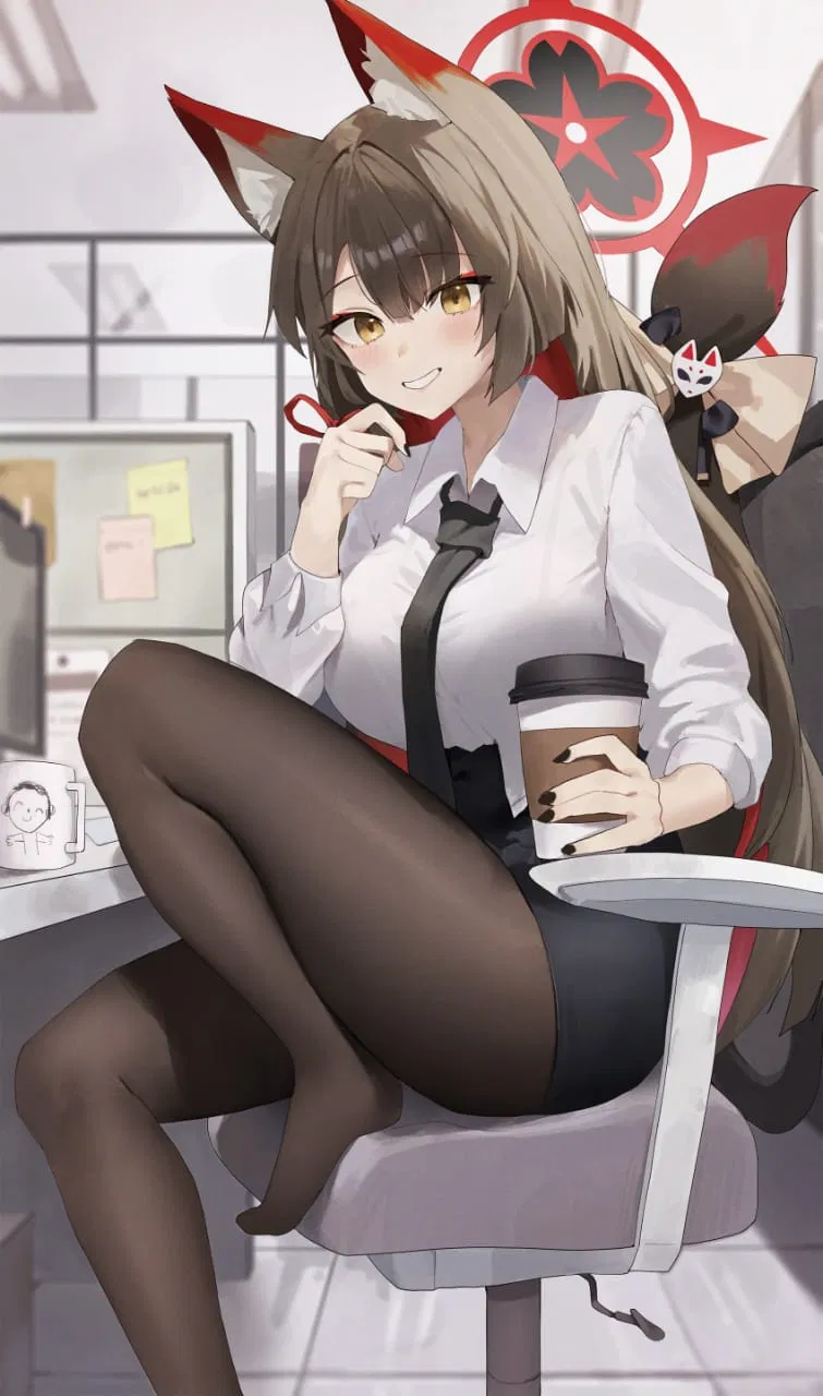 Wakamo Kosaka - Office Lady / Coworker