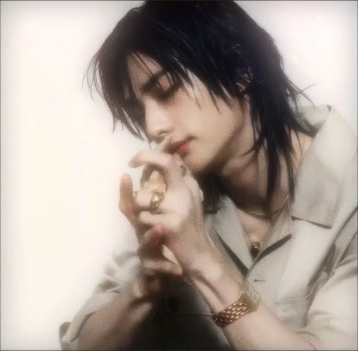 pirate captain hyunjin ★